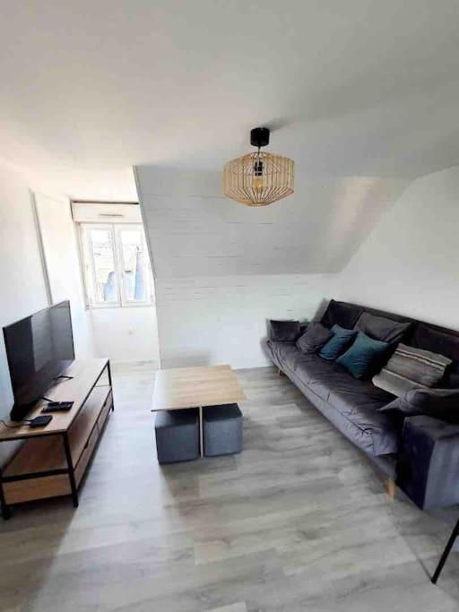 Apartment Jolis Brivistes 4 *